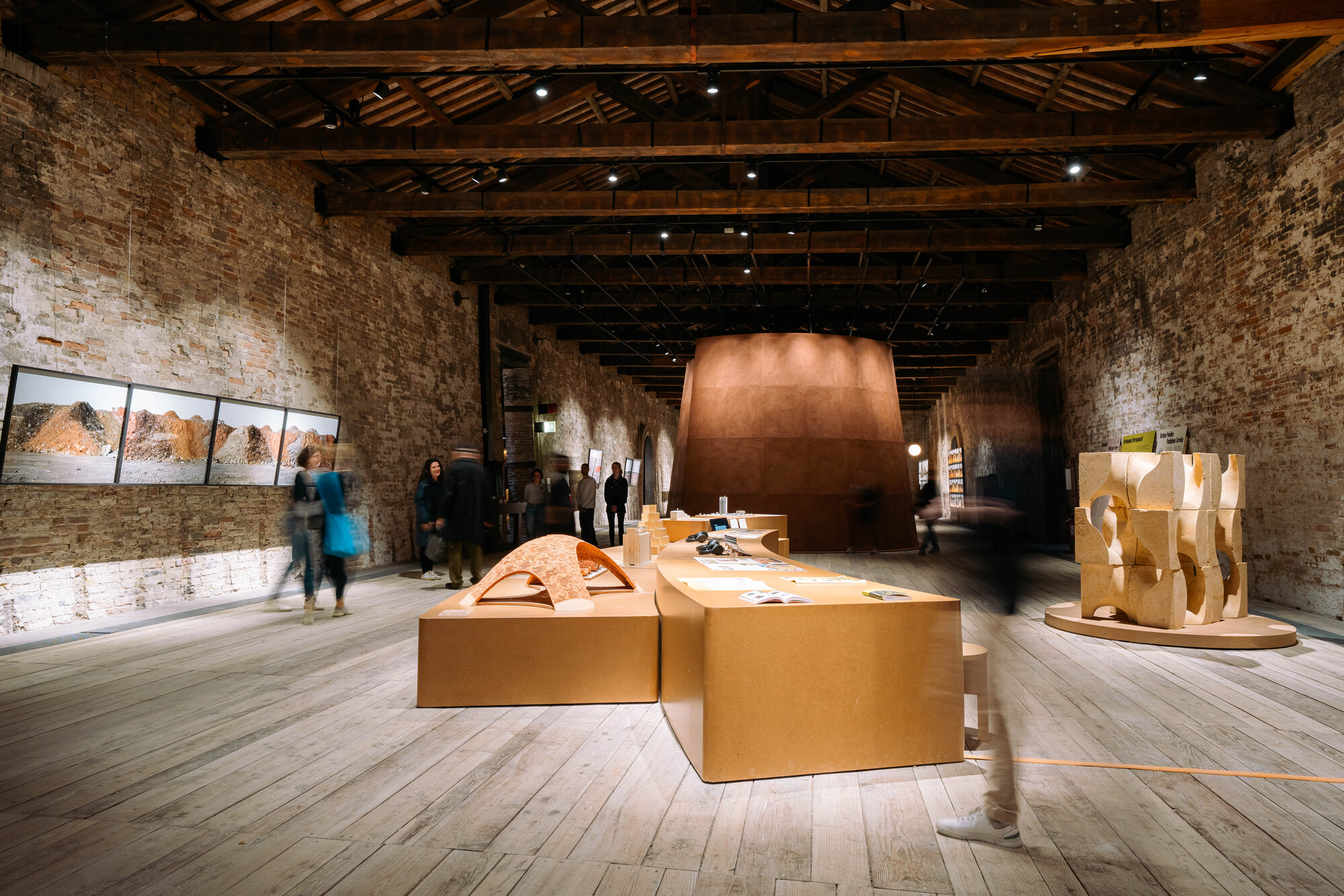 Gallery of The Türkiye Pavilion Presents “Grounded” Exhibition at