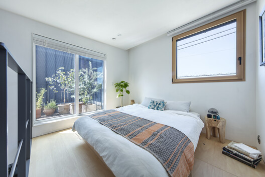 House for Two / Tenhachi Architect & Interior Design  - Interior Photography, Bedroom, Wood, Lighting, Bed