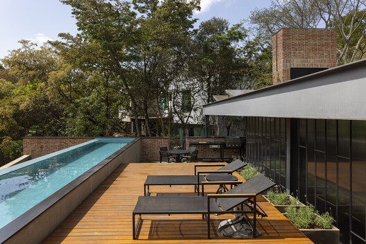Casa AC / Arquitetos Associados - Fotografia de Exterior, Madeira, Terraço