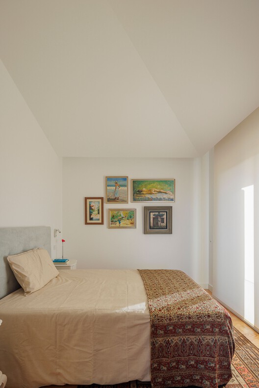 CC House / Esquissos - Arquitectura e Consultoria - Interior Photography, Bedroom, Bed, Wood, Lighting