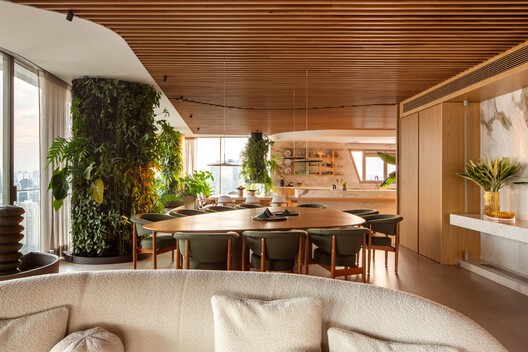 Apartamento Heritage / André Luque Apartamento Heritage / André Luque - Fotografia de Interiores, Madeira, Mesa, Cadeira