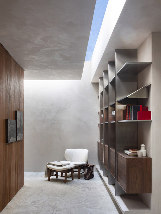 Casa Paulistana / João Panaggio - Fotografia de Interiores, Armário, Madeira