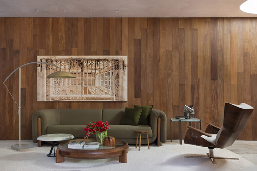 Casa Paulistana / João Panaggio Casa Paulistana / João Panaggio - Fotografia de Interiores, Sala de Estar, Madeira, Sofá, Mesa, Cadeira, Iluminação