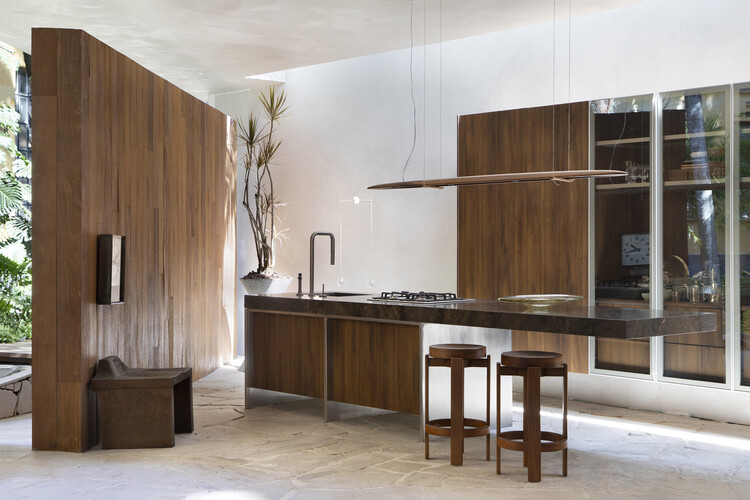 Casa Paulistana / João Panaggio - Fotografia de Interiores, Cozinha, Madeira, Bancada