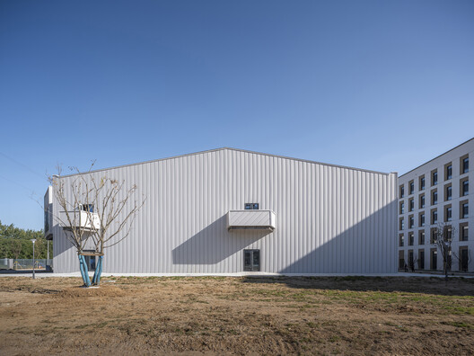 Yue & Yue: Art Museum +  Equestrian Hall / CU Office - Exterior Photography, Concrete