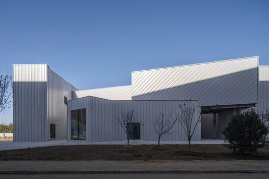Yue & Yue: Art Museum +  Equestrian Hall / CU Office - Exterior Photography, Concrete