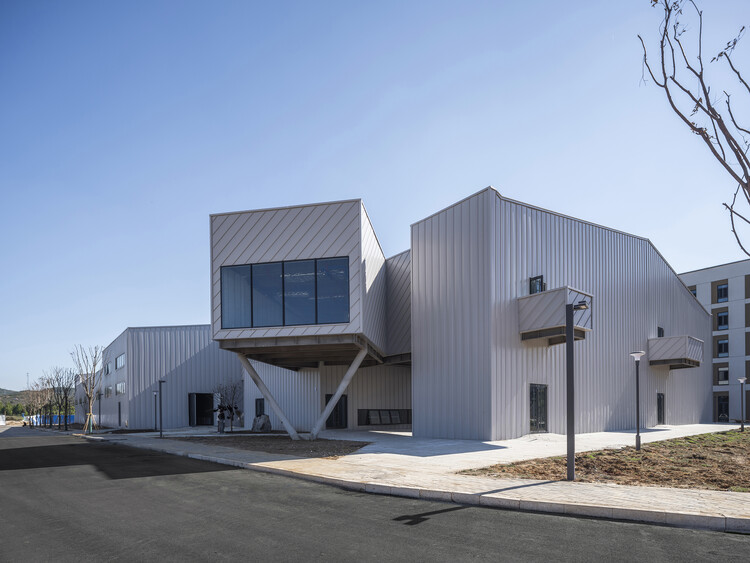 Yue & Yue: Art Museum + Equestrian Hall / CU Office - Exterior Photography, Concrete