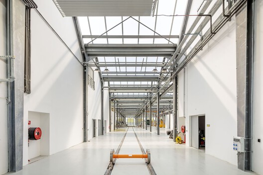 Maintenance and Storage Center T9 Tramway / Ferrier Marchetti Studio - Image 9 of 27