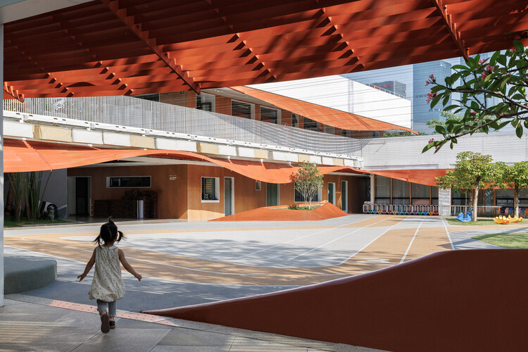Escola Infantil Afiliada à Universidade de Shenzhen / SUIADR SML Design Studio - Fotografia de Interiores
