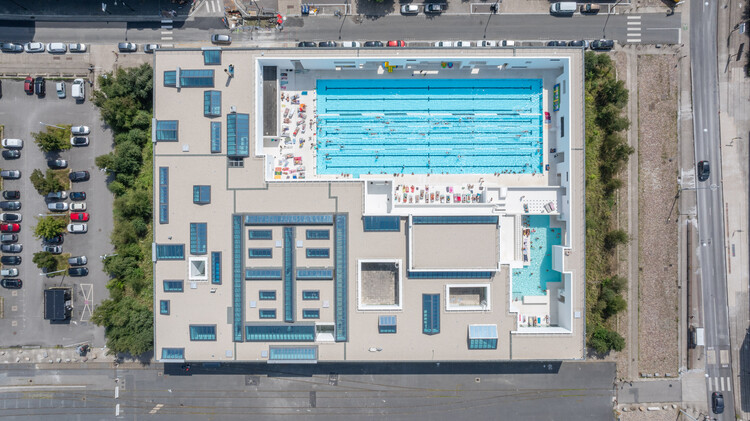 Letting the Sky In: 4 Case Studies of Daylight Solutions in Aquatic Architecture - Image 7 of 15