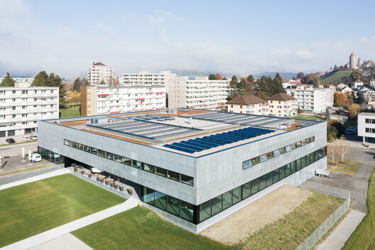 Letting the Sky In: 4 Case Studies of Daylight Solutions in Aquatic Architecture - Image 3 of 15