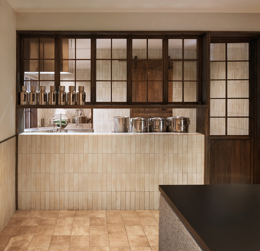 阿那亚燃炙屋与山谷豆腐工坊 / odd设计事务所 阿那亚燃炙屋与山谷豆腐工坊 / odd设计事务所 - 室内图, 厨房, 台面