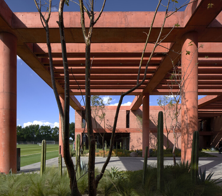 Academia Atlas / Sordo Madaleno Arquitectos - Imagen 20 de 37