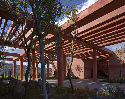 Academia Atlas / Sordo Madaleno Arquitectos - Imagen 19 de 37