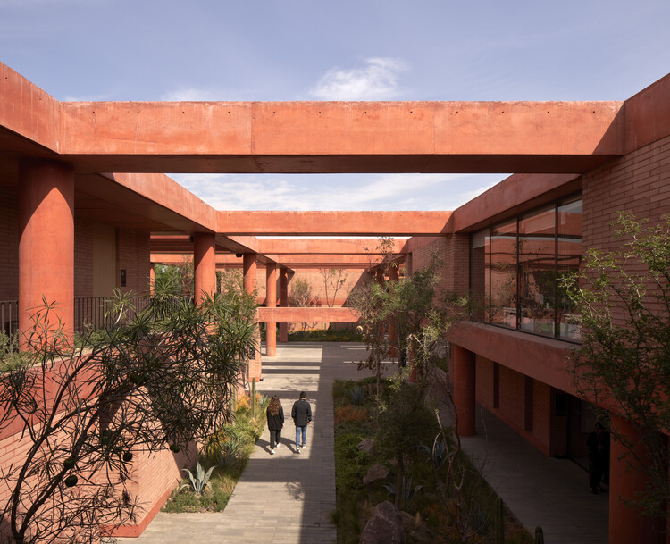 Academia Atlas / Sordo Madaleno Arquitectos - Fotografía exterior