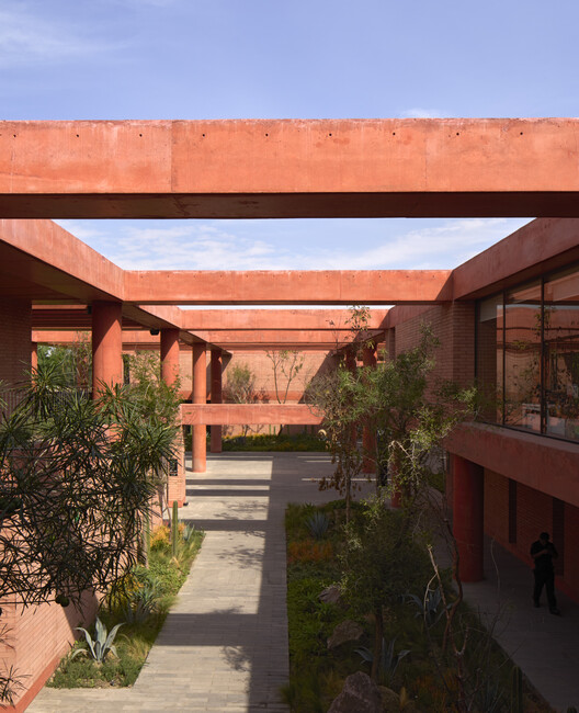 Academia Atlas / Sordo Madaleno Arquitectos - Fotografía exterior
