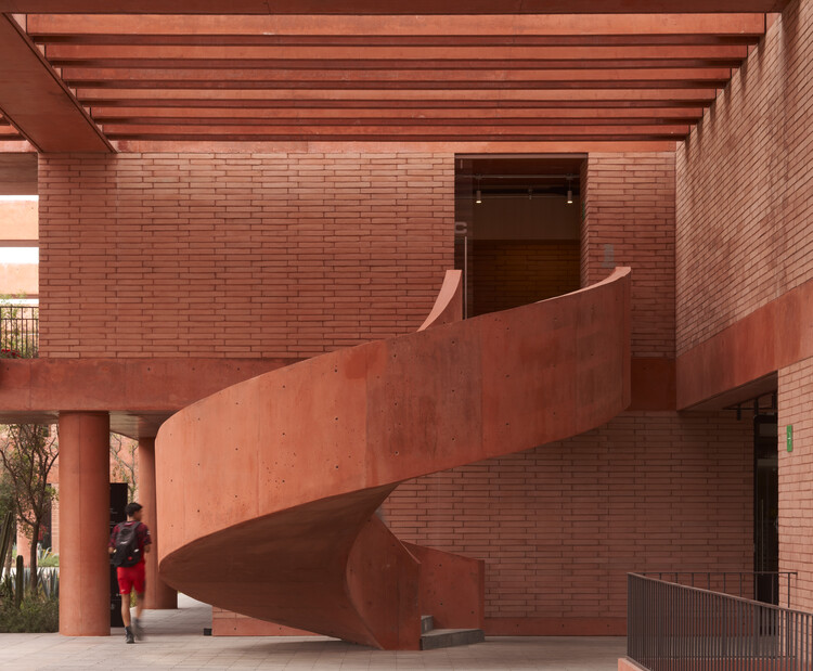 Academia Atlas / Sordo Madaleno Arquitectos - Fotografía interior, Ladrillo