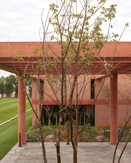 Academia Atlas / Sordo Madaleno Arquitectos - Imagen 22 de 37