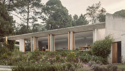 Casa Entre dos Ríos / Taller 3000