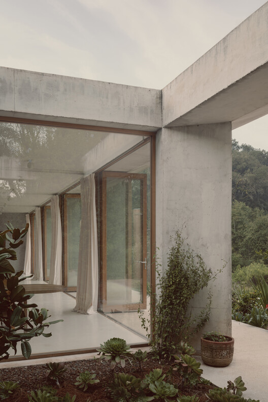 Casa Entre dos Ríos / Taller 3000 - Imagen 3 de 33