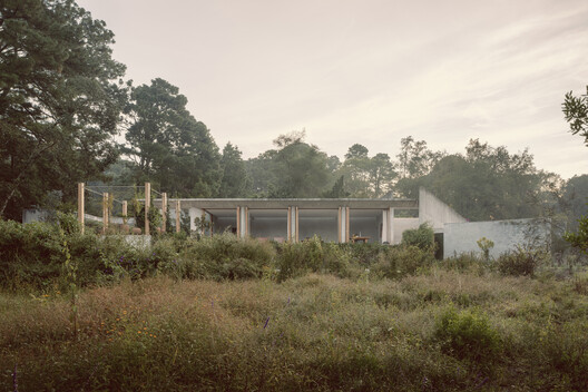 Casa Entre dos Ríos / Taller 3000 - Imagen 6 de 33