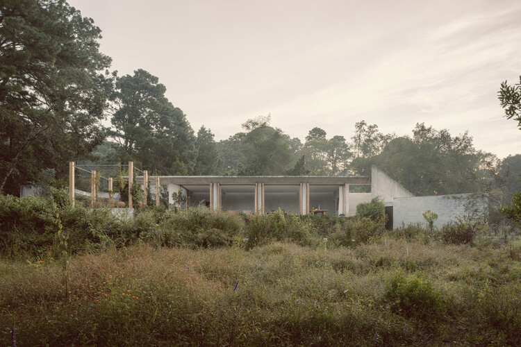 Casa Entre dos Ríos / Taller 3000 - Imagen 6 de 33