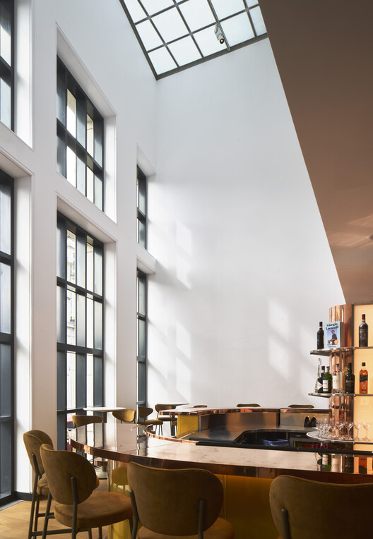 英国国家美术馆塞恩斯伯里翼楼改造 / Selldorf Architects - 室内图, 木头, 灯, 椅子, 玻璃