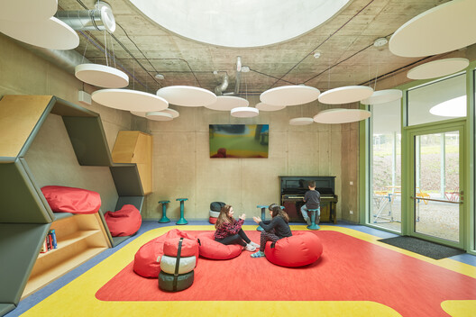 Frič Brothers Elementary School / Atelier 6 - Interior Photography, Chair