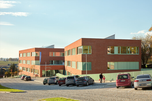 Frič Brothers Elementary School / Atelier 6 - Image 6 of 35