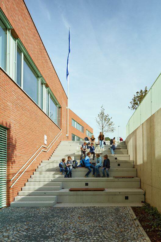 Frič Brothers Elementary School / Atelier 6 - Exterior Photography, Stairs