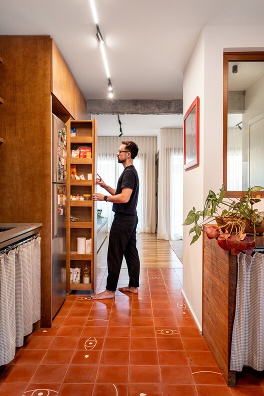 Casa da Beta / Atelier Aberto Arquitetura - Interior Photography, Closet, Wood, Shelving, Countertop