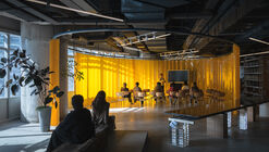 889GLO Art Space / SpActrum