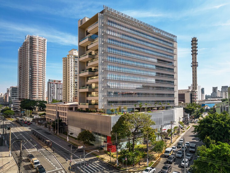 Nova Sede Administrativa e Laboratórios Centrais do Grupo Fleury / Dal Pian Arquitetos - Fotografia de Exterior, Fachada