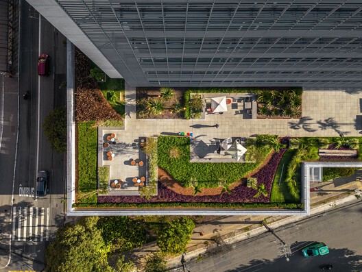 Nova Sede Administrativa e Laboratórios Centrais do Grupo Fleury / Dal Pian Arquitetos - Imagem 3 de 37