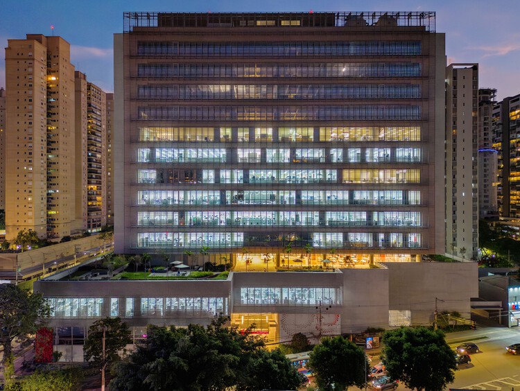 Nova Sede Administrativa e Laboratórios Centrais do Grupo Fleury / Dal Pian Arquitetos - Fotografia de Exterior, Fachada