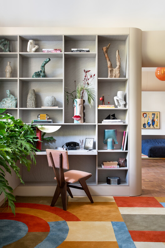 Estúdio Theodoro / Felipe Carolo Arquitetura e Restauro - Fotografia de Interiores, Armário, Prateleira, Iluminação, Cadeira