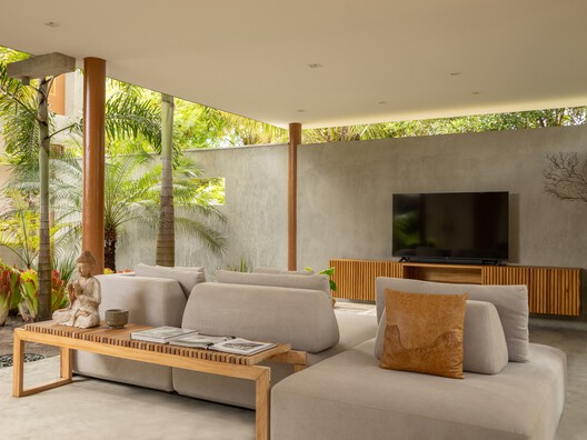 Oòrùn PrimeHouse / PrimeHome Construtora - Fotografia de Interiores, Sala de Estar, Madeira, Cadeira