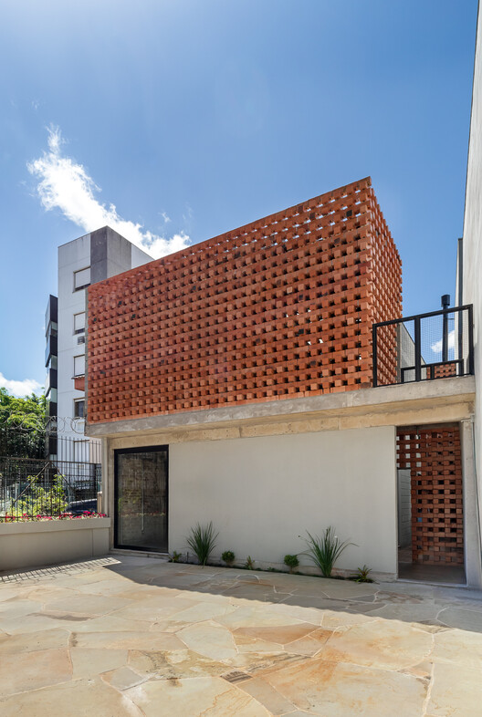 Edifício Dona Eugênia 394 / Tob Arquitetura Edifício Dona Eugênia 394 / Tob Arquitetura - Fotografia de Exterior, Tijolo, Balcão