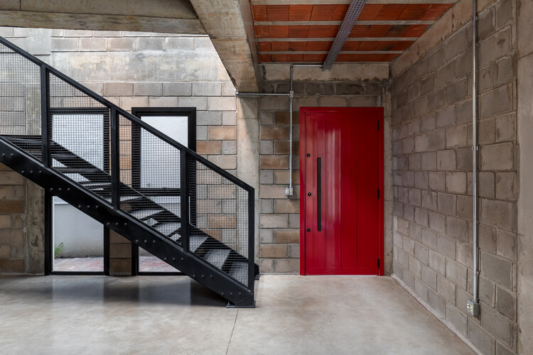 Edifício Dona Eugênia 394 / Tob Arquitetura - Fotografia de Interiores, Escada, Madeira, Concreto, Corrimão