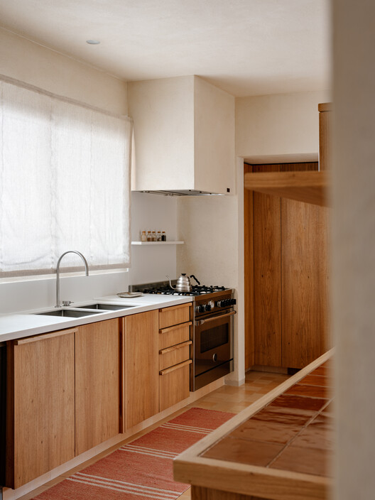 Apartamento Havaí  / Lucas Jimeno Dualde - Fotografia de Interiores, Cozinha, Madeira, Bancada, Pia
