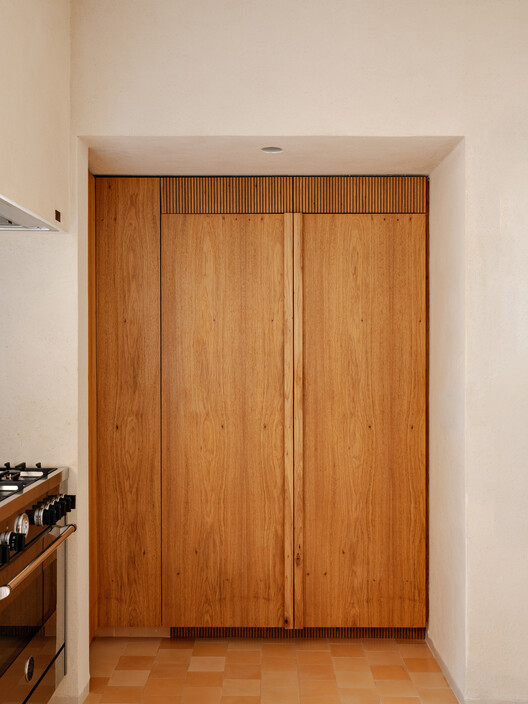 Apartamento Havaí  / Lucas Jimeno Dualde - Fotografia de Interiores, Madeira, Porta, Armário