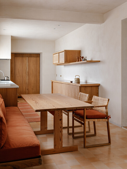 Apartamento Havaí  / Lucas Jimeno Dualde - Fotografia de Interiores, Cozinha, Madeira, Mesa, Cadeira