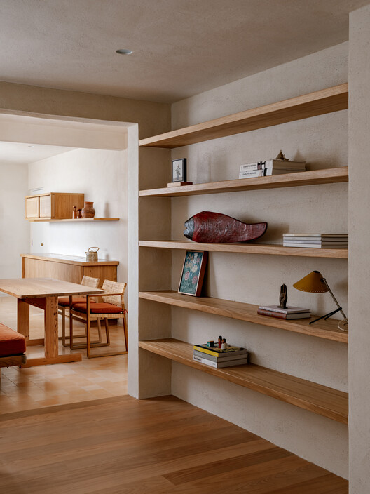 Apartamento Havaí  / Lucas Jimeno Dualde - Fotografia de Interiores, Armário, Prateleira, Madeira