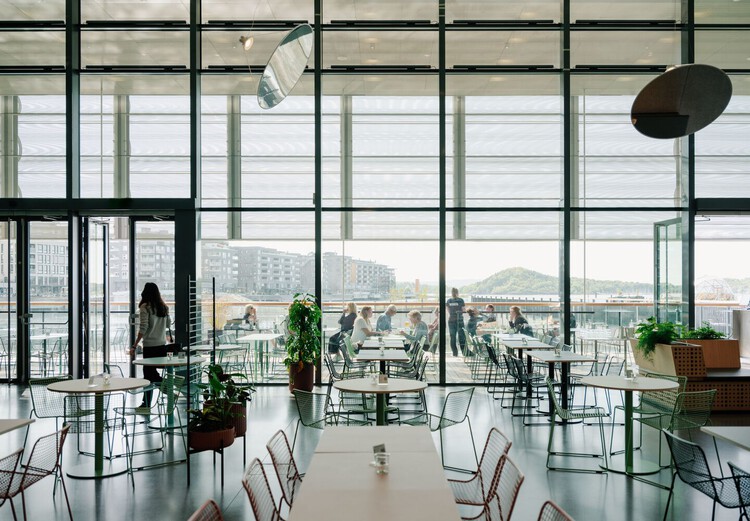 Cafeterías en museos y galerías: 10 ejemplos que enriquecen la experiencia cultural - Imagen 2 de 20