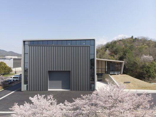 E-Isolations Testing and Research Facility / TAISEI DESIGN Planners Architects & Engineers - Exterior Photography