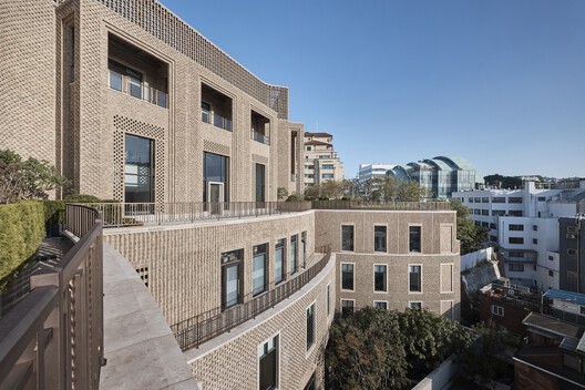 Shinsegae Namsan Commercial & Offices / Robert A.M. Stern Architects - Exterior Photography, Balcony
