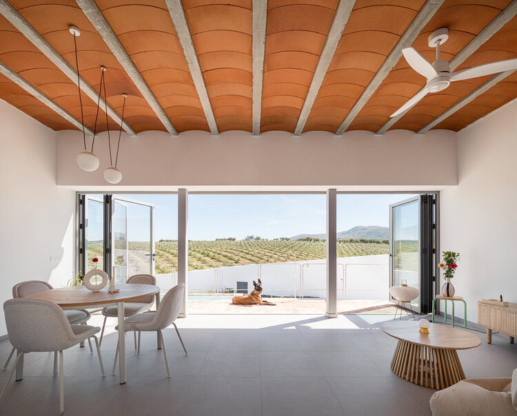 Casa Acordeón / FOR Arquitectura - Fotografía interior, Comedor, Sillas
