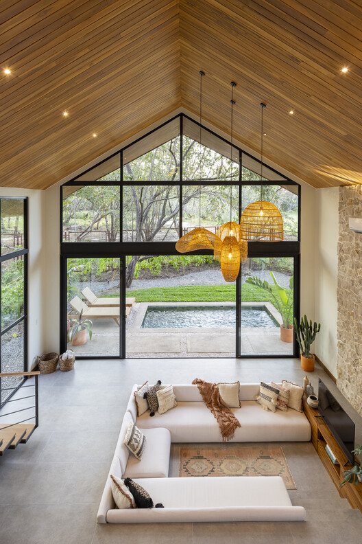 Indo Avellanas House / Garton Group Architecture  - Interior Photography, Living Room, Wood, Sofa, Lighting