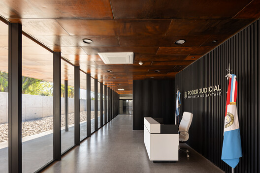 Morgue Judicial para la ciudad de Vera / Oficina de Arquitectura del Poder Judicial Santa Fe - Fotografía interior, Madera
