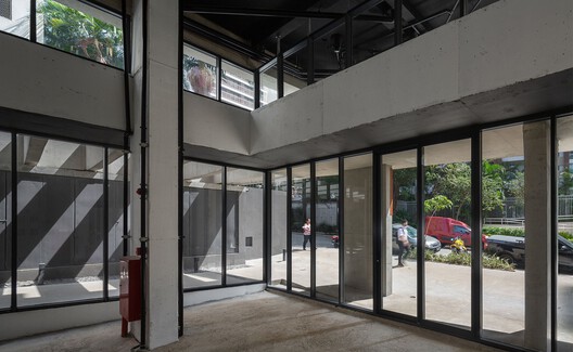 Edifício Frei Caneca / UNA MUNIZVIEGAS - Fotografia de Interiores, Vidro, Concreto